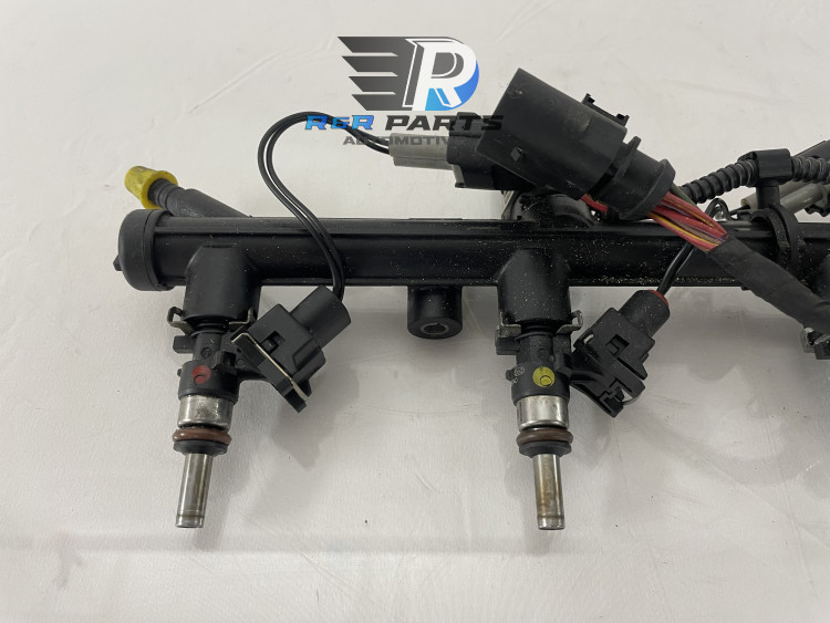 Injector met brandstofgalerij - Vag - OEM: 06K133681A 06K133681C 06K133681E 06H906051K 06L906031A 06L906031D