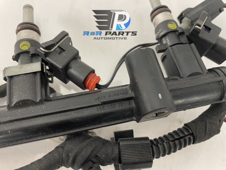 Injector met brandstofgalerij - Vag - OEM: 06K133681A 06K133681C 06K133681E 06H906051K 06L906031A 06L906031D