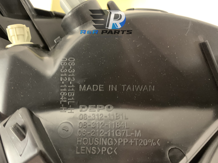 Koplamp links - Toyota Prius - OEM: 8117047090