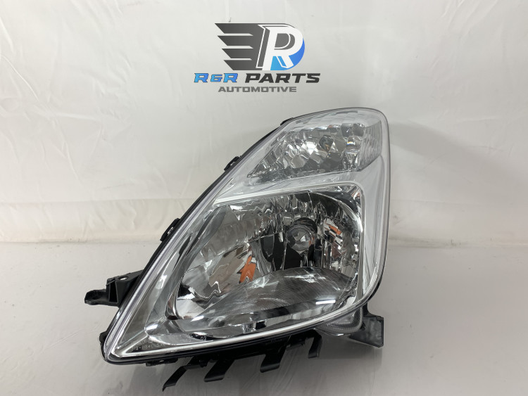 Koplamp links - Toyota Prius - OEM: 8117047090