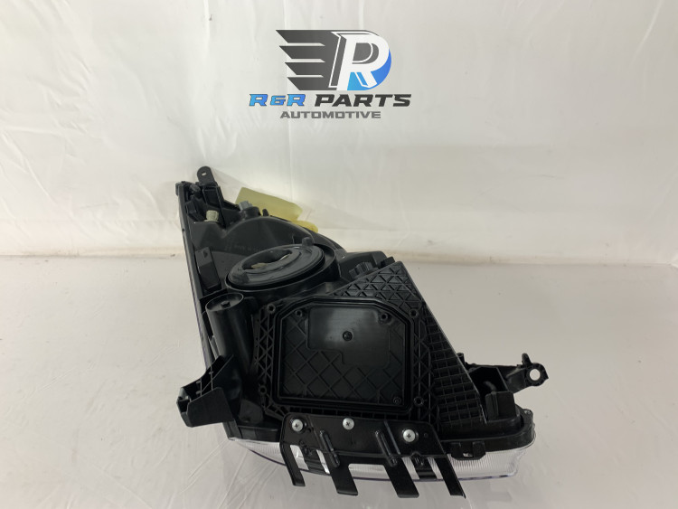 Koplamp links - Toyota Prius - OEM: 8117047090