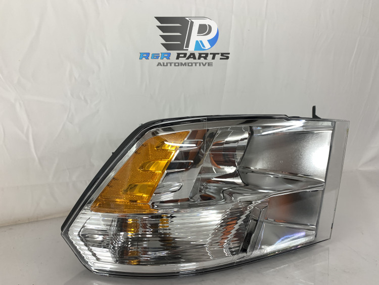 Koplamp rechts - Dodge RAM 1500 - OEM: 68096438AJ