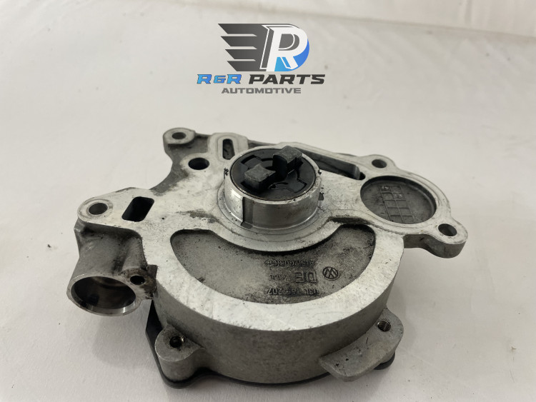 Onderdrukpomp / Vacuumpomp - (VAG) - OEM: 03L145100J 03L145100G 03L145100B 03L145100C 03L145100D 03L100D