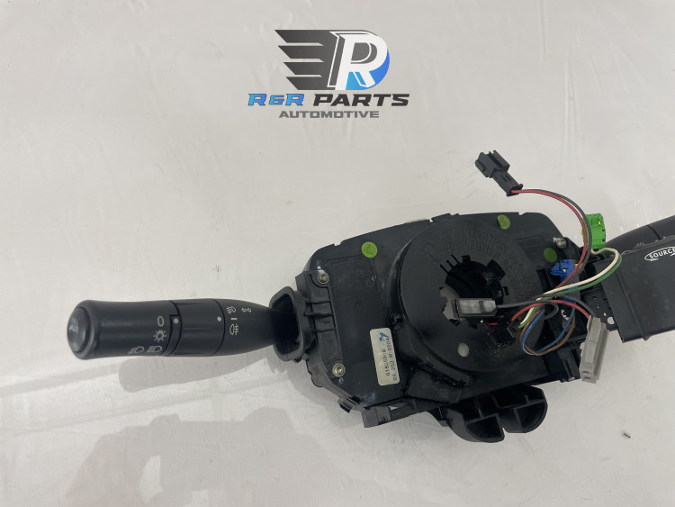 Stuurkolomschakelaar - Renault Megane II CC - OEM: 8200216448 820028334 8200216450 8200216446 8200216465 8200283342 8200480341
