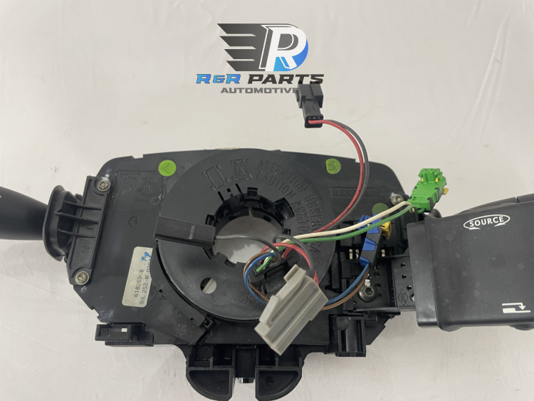 Stuurkolomschakelaar - Renault Megane II CC - OEM: 8200216448 820028334 8200216450 8200216446 8200216465 8200283342 8200480341