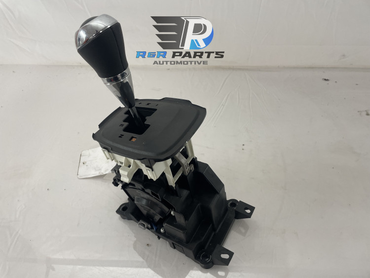 schakelmechaniek in auto - Semi Automaat - PSA / Toyota - OEM: 1612500880 8945152021 