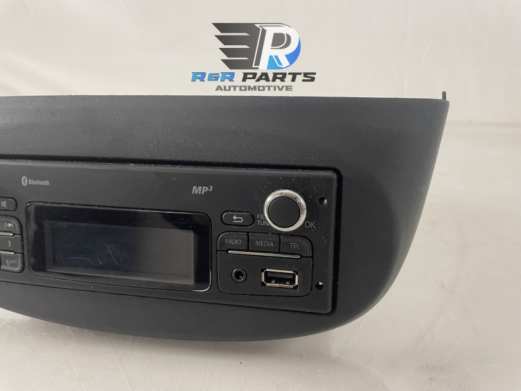 Radio - ARA1230RFA - (Renault Twingo II) - OEM: 281156707R 8201700275 281156707