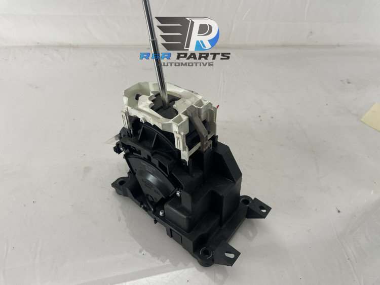 schakelmechaniek in auto - Semi Automaat - PSA / Toyota - OEM: 1612500880  / 241065