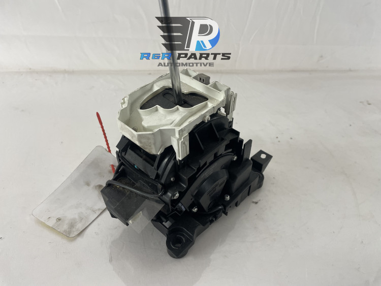schakelmechaniek in auto - Semi Automaat - PSA / Toyota - OEM: 1612500880  / 241065