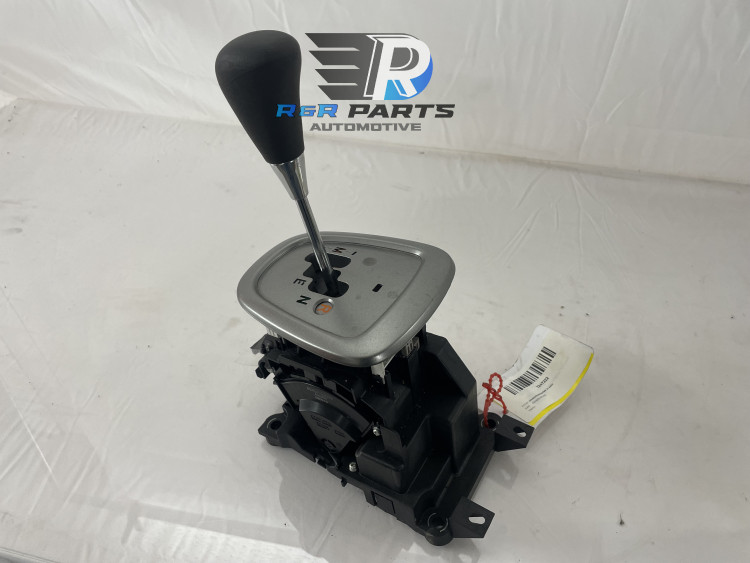 schakelmechaniek in auto - Semi Automaat - PSA / Toyota - OEM: 1612500880 / 241065