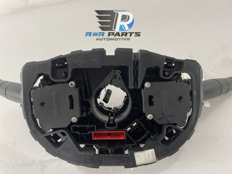 Stuurkolomschakelaar - Renault Megane II - OEM: 8200216462 8200216444 