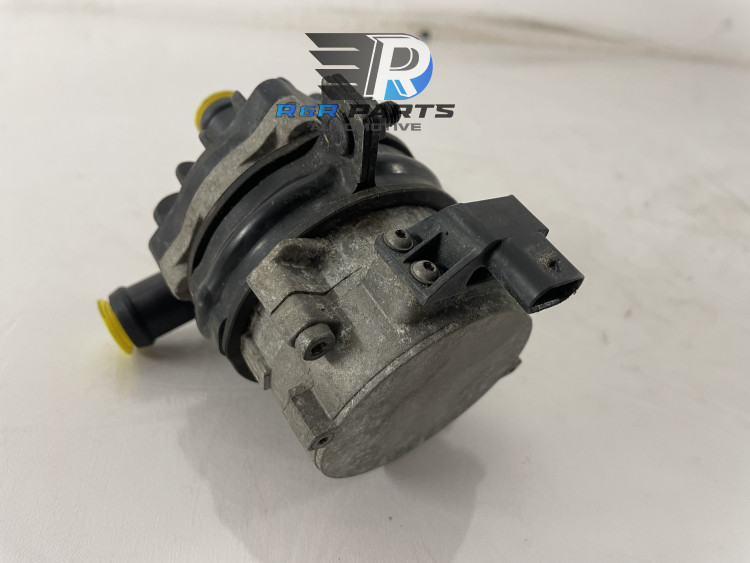 Extra waterpomp - Audi A5 / A6 / A7 / A8 / Q7 / Porsche Panamera (971) - OEM: 8K0965567
