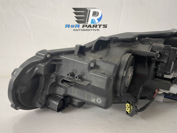 Koplamp rechts - H9/H11 - (Lexus CT200H) - OEM: 8113076032 / 8113076033