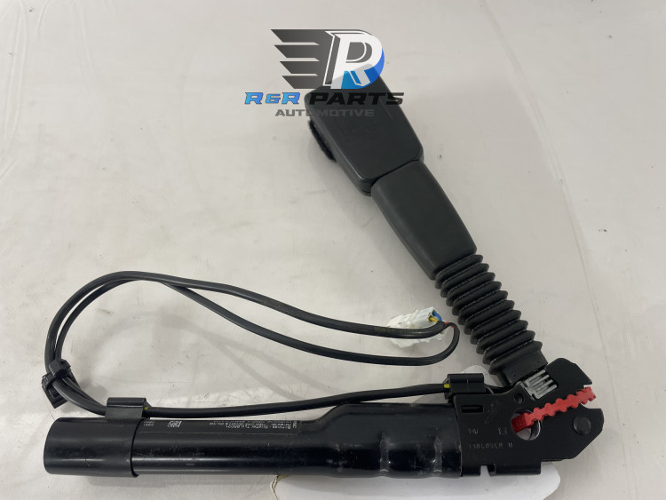 Gordelspanners links voor - BMW - OEM: 84110143B / 72117259387