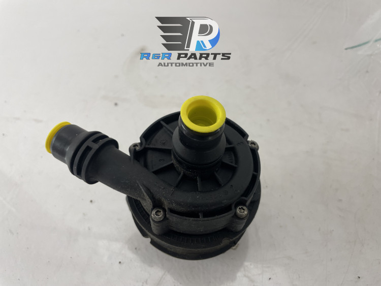 Extra waterpomp - Bmw M140i  - OEM: 11518637953 