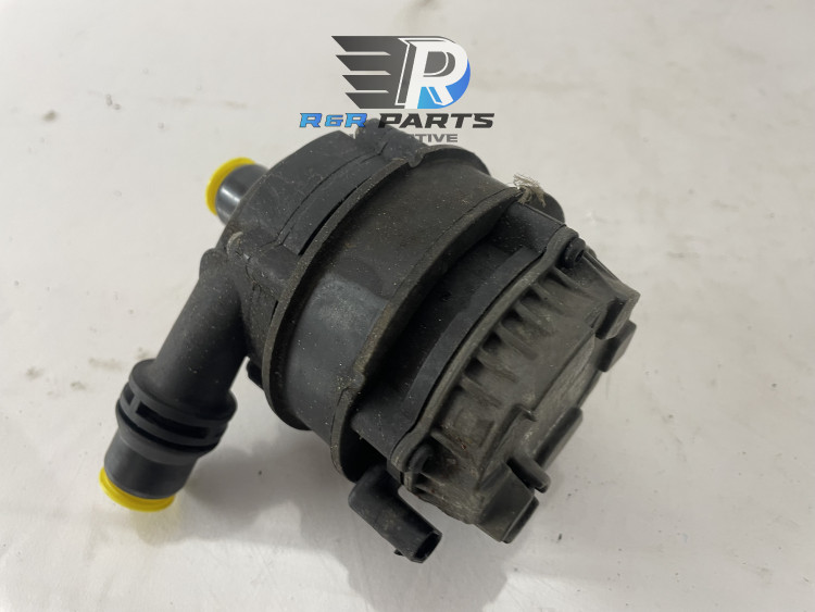 Extra waterpomp - Bmw M140i  - OEM: 11518637953 