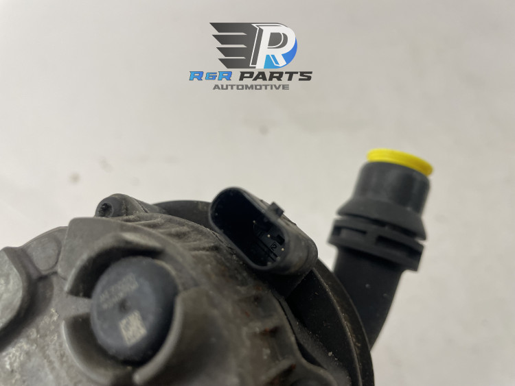 Extra waterpomp - Bmw M140i  - OEM: 11518637953 