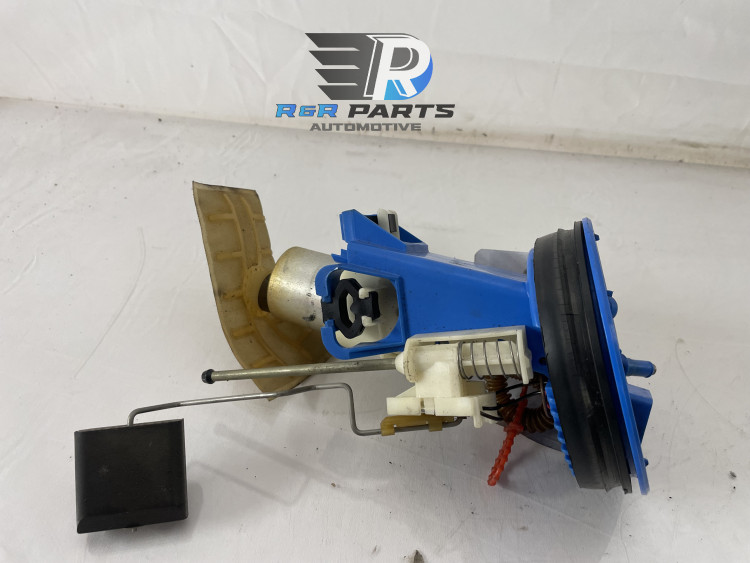 Brandstofpomp - (Bmw E36 95-) - OEM: 16141182985 16141183139 16146758736 