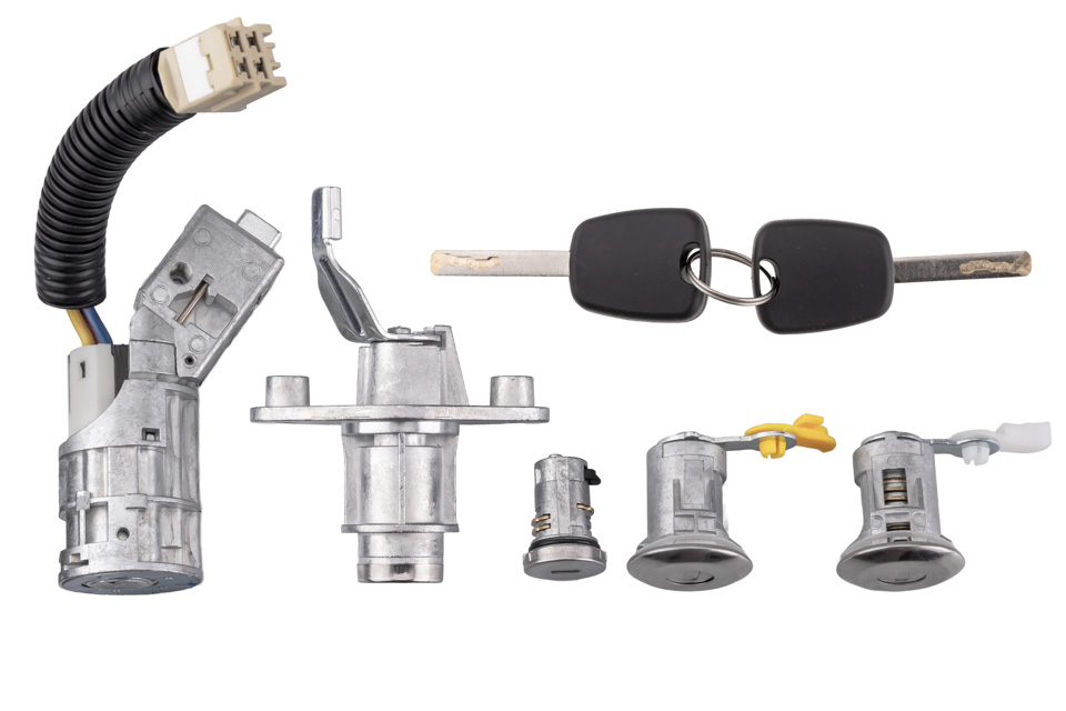 Slotenset - Contactslot / 2x Deurslot / Achterklepslot - (Peugeot 107 / Citroen C1 / Toyota Aygo) 2005/2014 - OEM: 4162FH / 1608745780