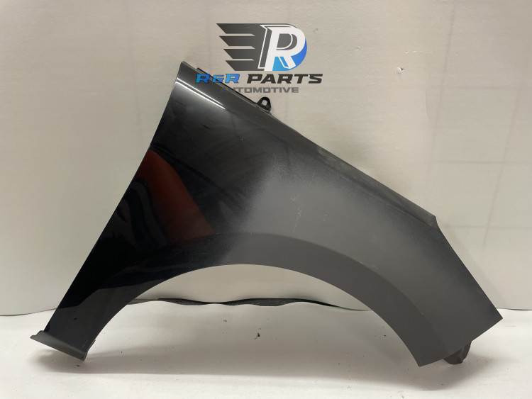 Scherm rechts voor - Ford Fiesta VII - OEM: 2400942
