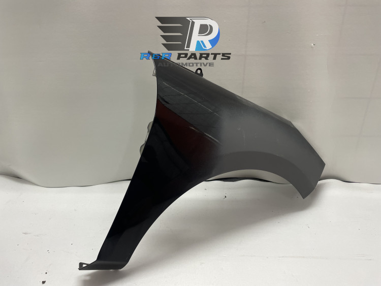 Scherm rechts voor - Ford Fiesta VII - OEM: 2400942