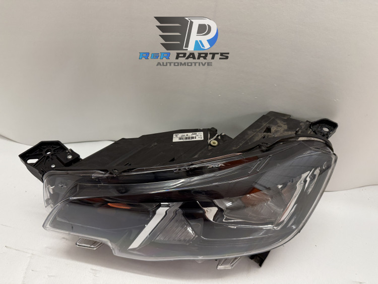 Koplamp links - Halogeen - (Peugeot Partner) Vanaf 2019 - OEM: 9816826980