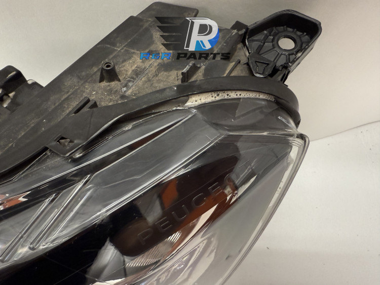 Koplamp links - Halogeen - (Peugeot Partner) Vanaf 2019 - OEM: 9816826980