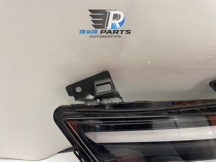 Dagrijverlichting links - Peugeot 208 10/23- (P21E) - OEM: 9851054180