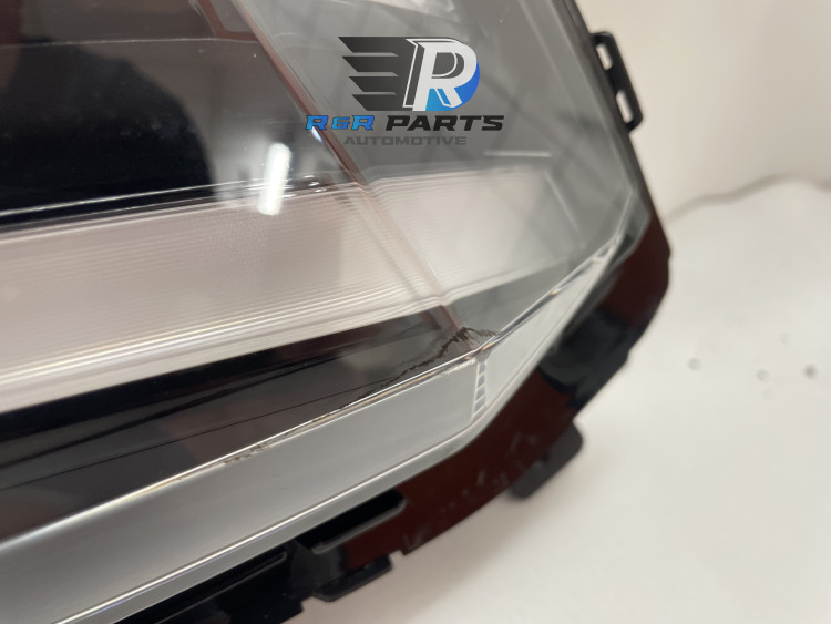 Dagrijverlichting links - Peugeot 208 10/23- (P21E) - OEM: 9851054180