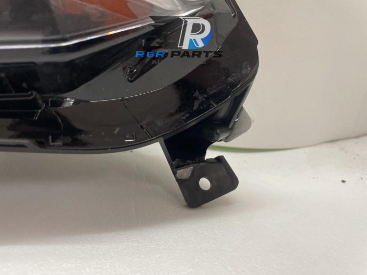 Dagrijverlichting links - Peugeot 208 10/23- (P21E) - OEM: 9851054180