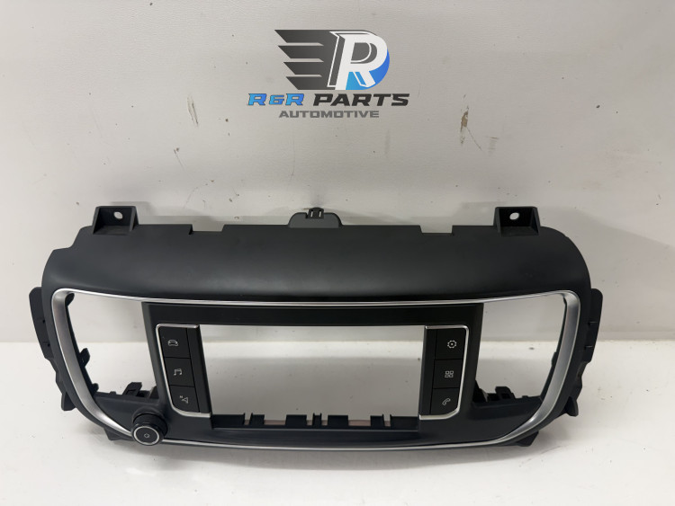 Radio bediening + behuizing - Vivaro / Scudo / Expert / Jumpy / Proace - OEM: 98081732ZD